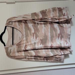 American Eagle XL Pink and Tan V-Neck Long Sleeve